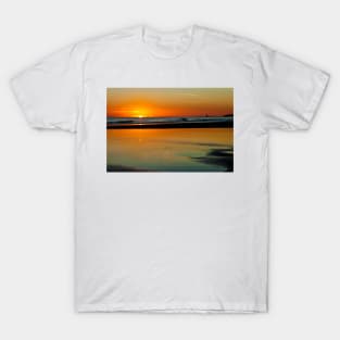 January sunrise in Northumberland T-Shirt